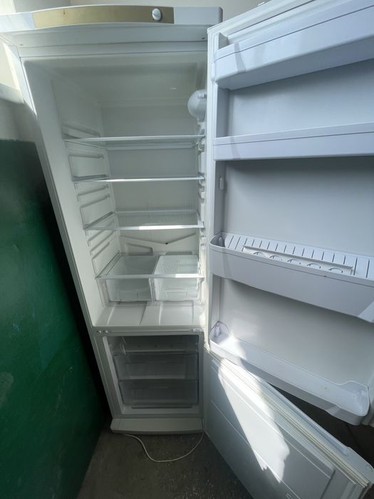 Холодильник INDESIT