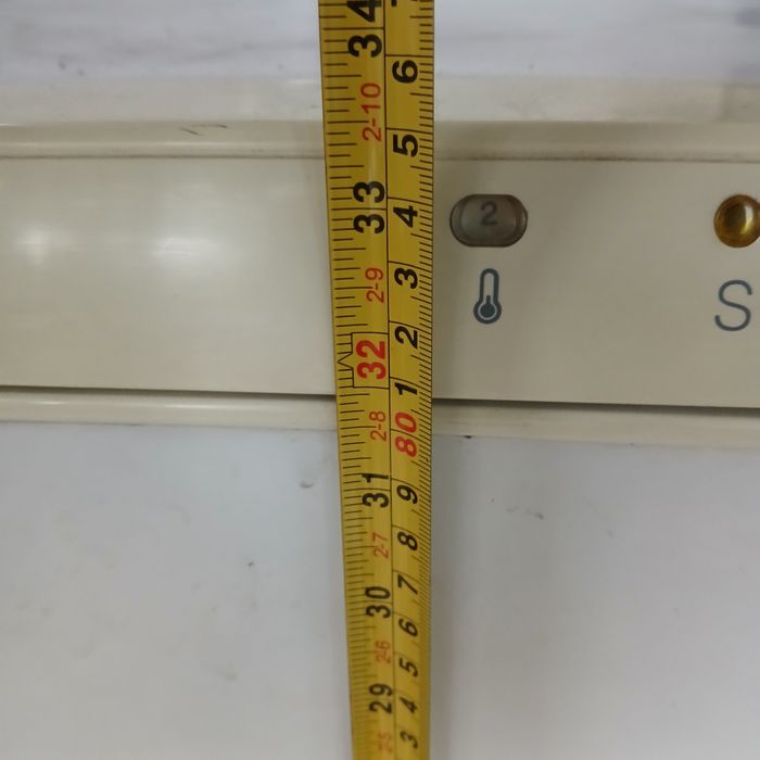 Продавам малък 80л.Фризер