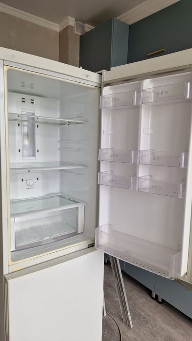 Продам холодильник