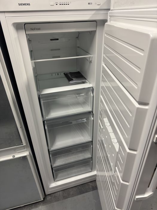 Congelator vertical Siemens GS29NVWEP