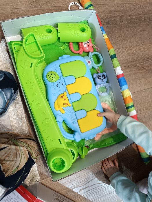 Продам ванночку и два развивающих коврика