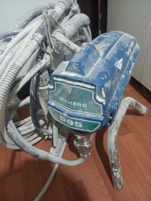 Master Pro 595 — профессиональный покрасочный аппарат, б/у