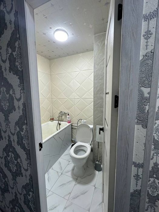 Срочно продается 1 ком квартира в 4 мкр 4 этаж