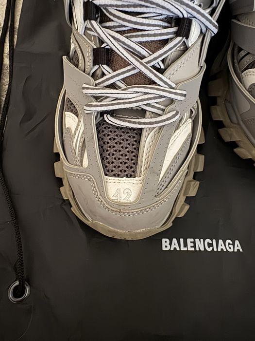 balenciaga track