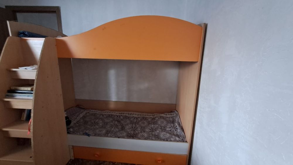 Детская двухярусная кровать