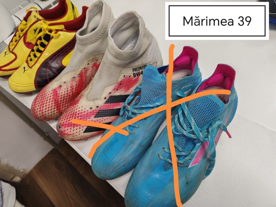 ghete de fotbal pentru copii. Iarba sintetic sala