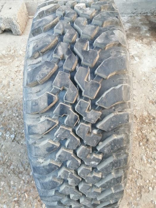 Шины грязевые (с дисками на внедорожник)