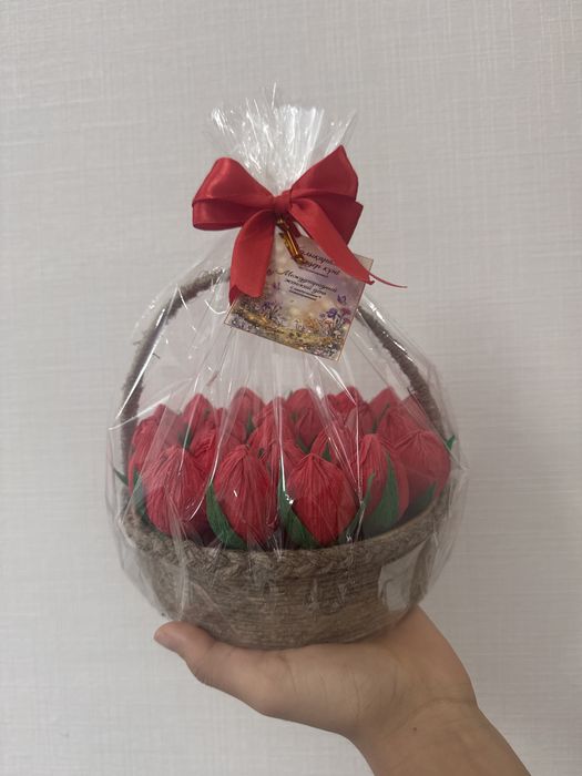 конфеты-цветы,тюльпаны в корзинках,8 марта