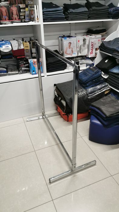 Манекены, стойки, полуторсы