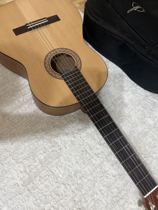 Гитара «yamaha”.