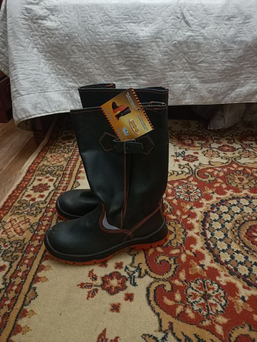 Продается сапоги