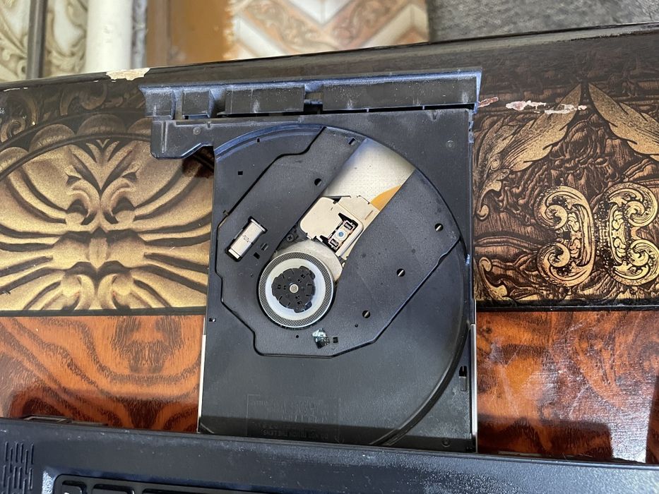 Lenovo xotirasi (932 mg) Intel (R) Celeron(R) CPU B820  1.70GHz