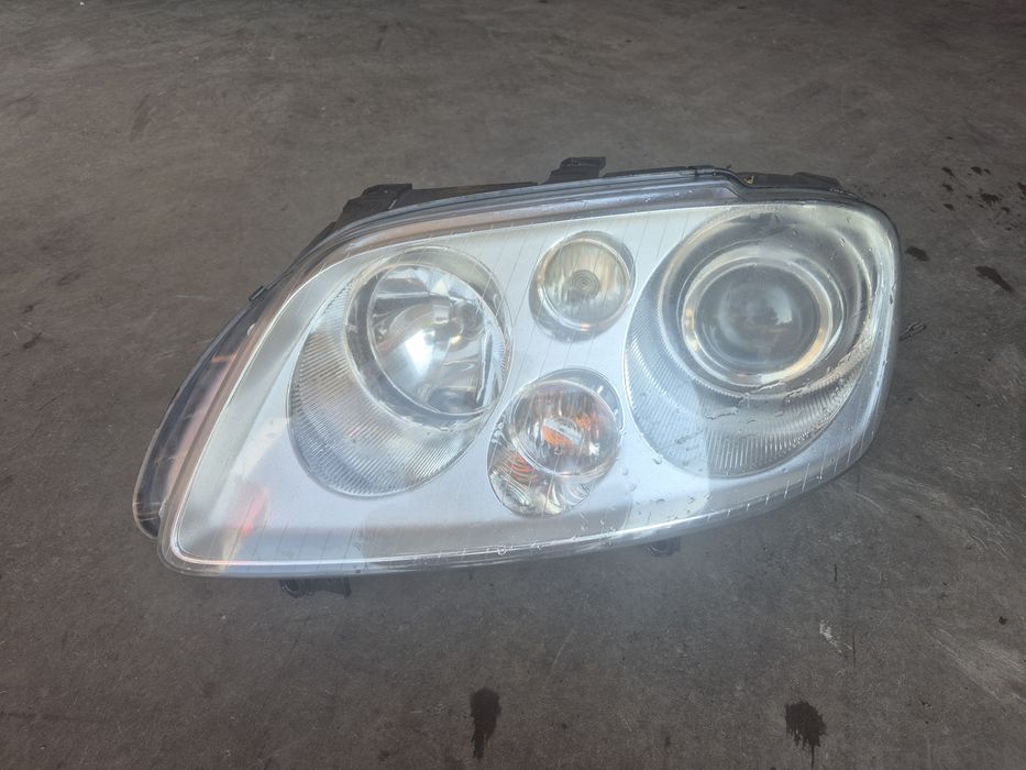 Far stanga cu xenon vw touran nonfacelift 2003-2006 cod 1T0941031F