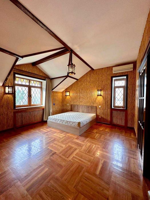 Дом 5.4 сотки на Карасу ул Авайхон Комнат - 8 срочно