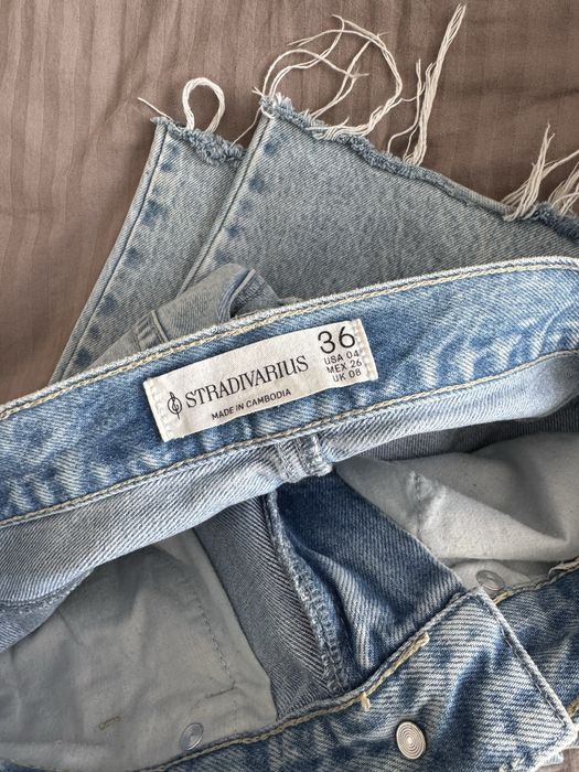 Джинсы Stradivarius
