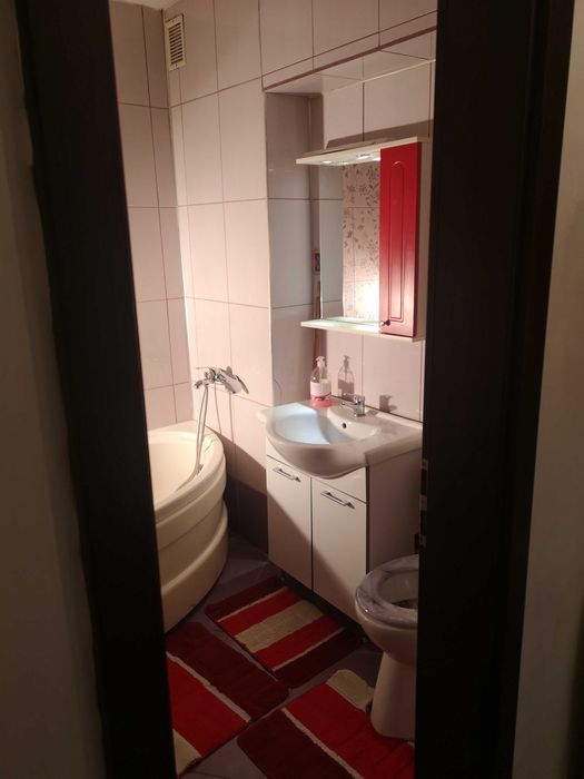 Inchiriez apartament Podgoria