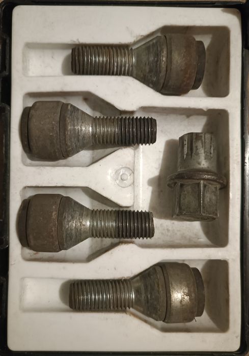 Секретни болтове OPEL BMW