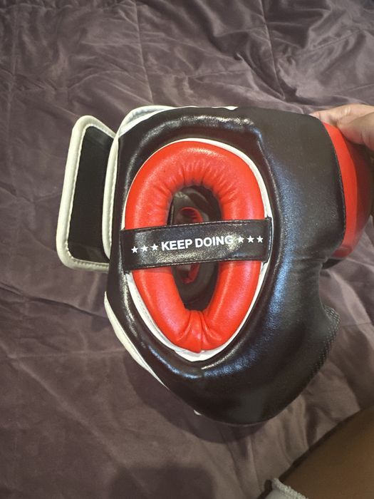 шлем для бокса и единоборств