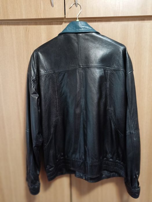 Vând geacă din piele naturala