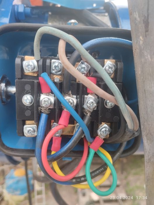 Услуги профессиональных электрика.