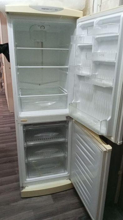 Продам холодильник в хорошем состоянии 45000 всё в рабочем состоянии
