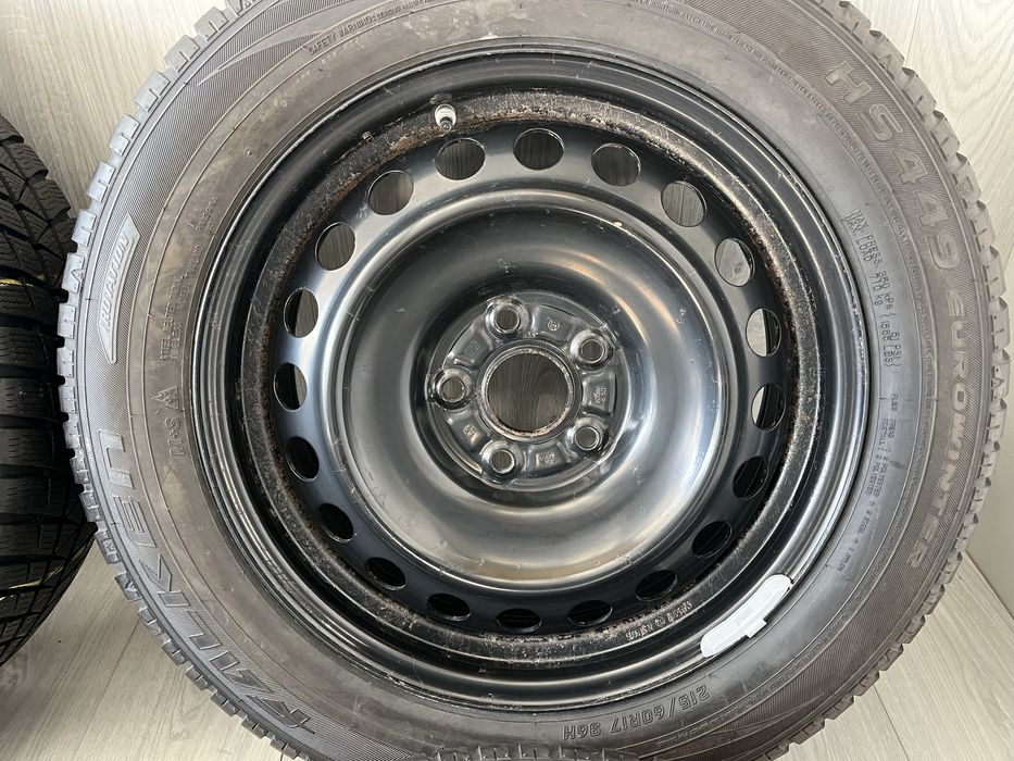 Джанти 17 цола 5х114,3 за Тойота РАВ4 със зимни гуми 215/60/17