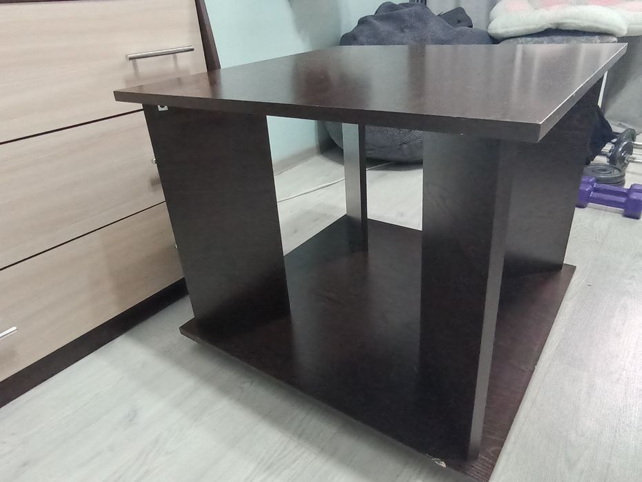 Журнальный столик