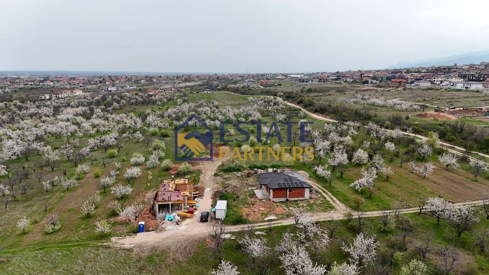 Парцел в Пловдив, област-с.Белащица площ 809 цена 65000