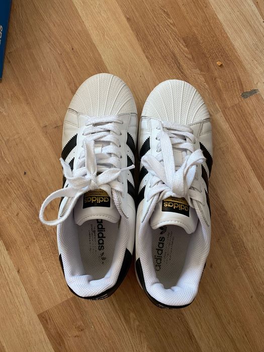 Vine Adidas superstar în stare bună!