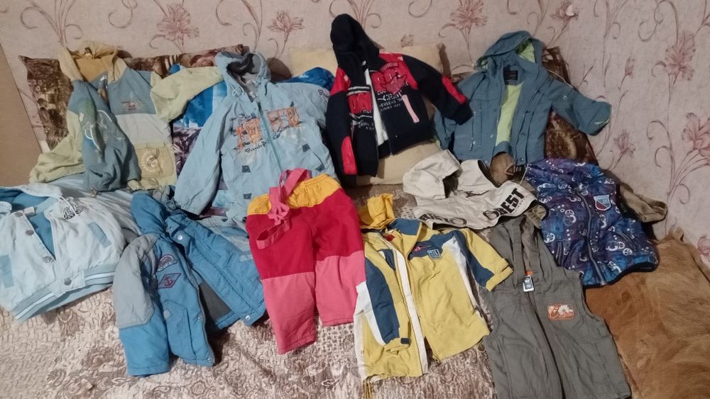 Продам  детские вещи