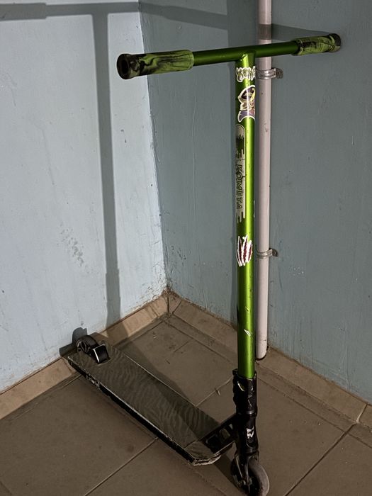 Продаю трюковой самокат limit