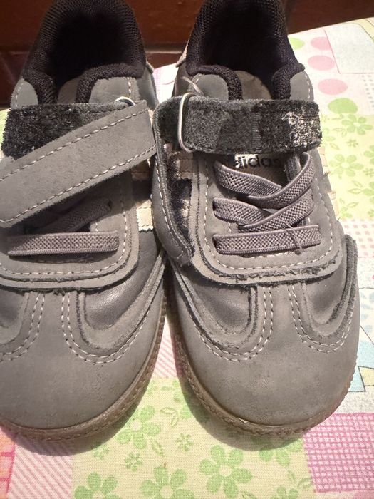 Детская обувь  24 размер