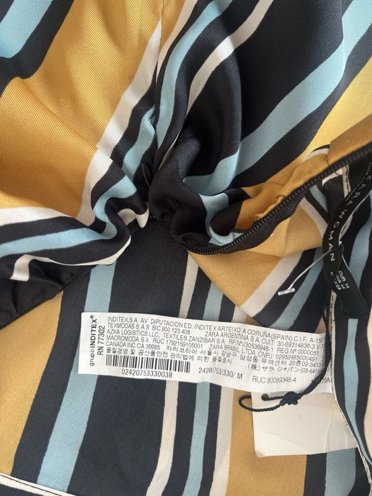 Fusta noua, eleganta, subtire si usoara, intr o combinatie minunata de dungi de la Zara, M