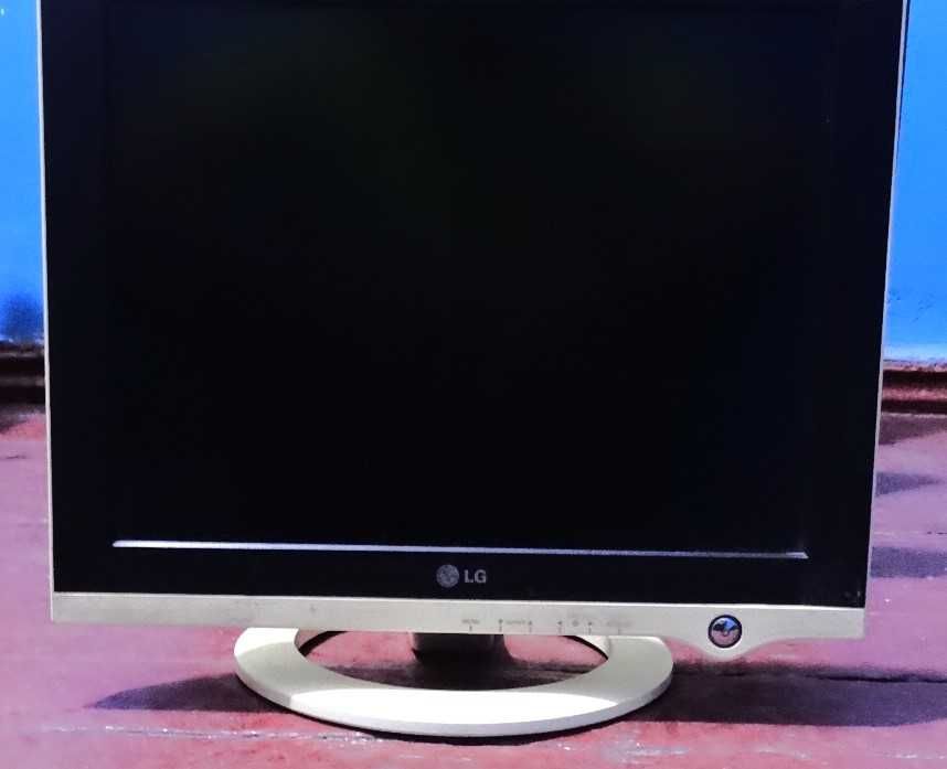 lg 15"(1000) Samsung 20" и 24"все рабочие