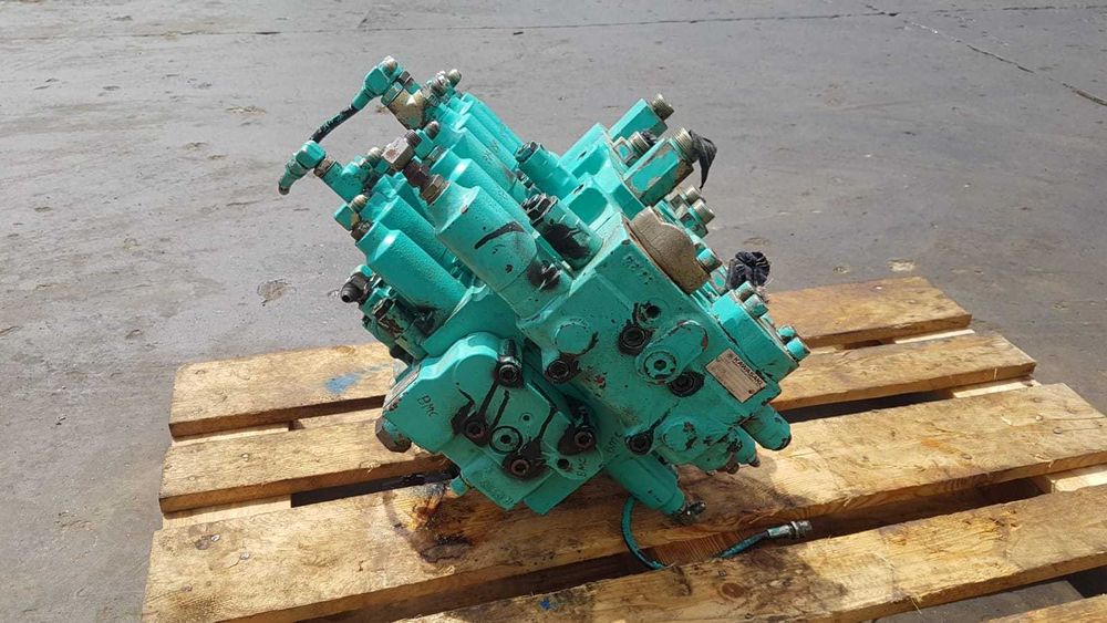 Distribuitor hidraulic Kawasaki  KMX15YB excavator Kobelco SK210