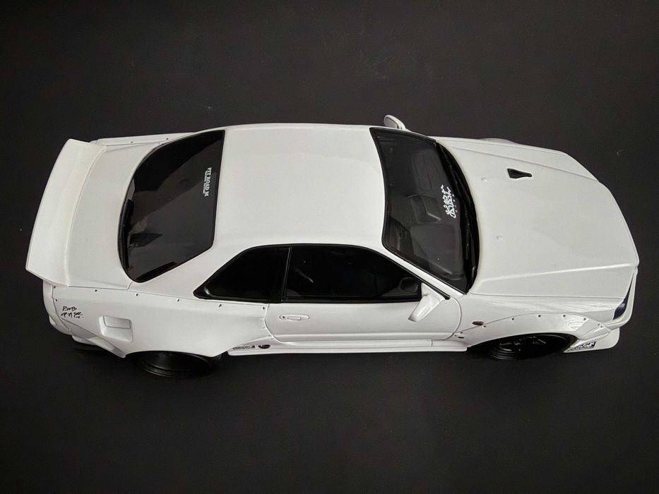 Macheta Nissan Skyline R-34 1/18 OTTO