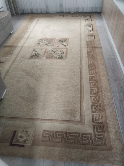 Продам ковёр. Размер 2×4.