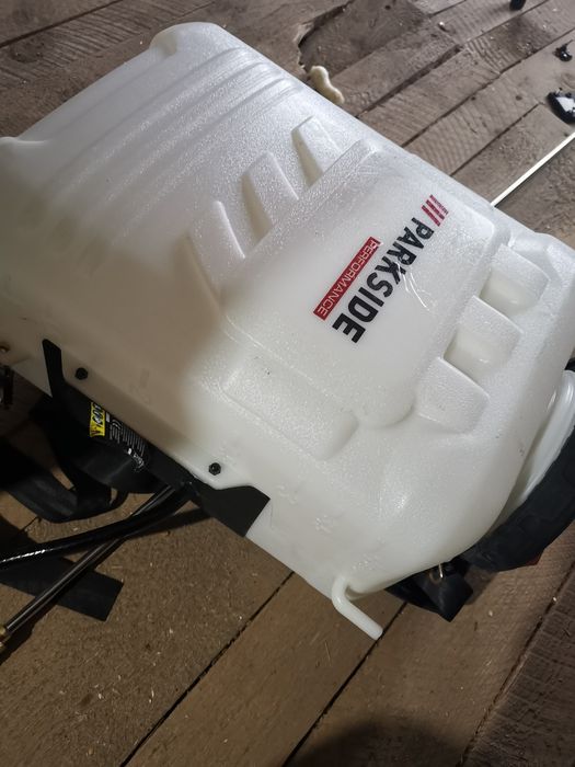 Pompa stropit pe acumulator 20v Parkside 16litri
