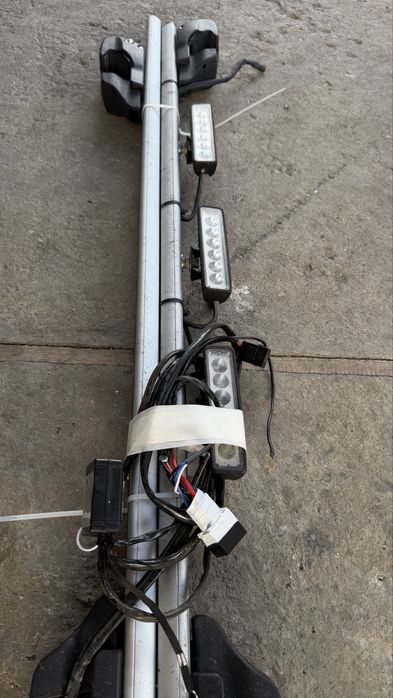 Torosuri transversale pavilion universale