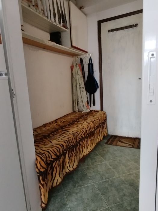 Нова  цена Продавам стая в Слънчев бряг  блока до пожарната в близост до автогара център  и недалеч от морето