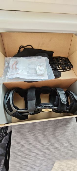 шина ортеза за  коляно (Дясна)