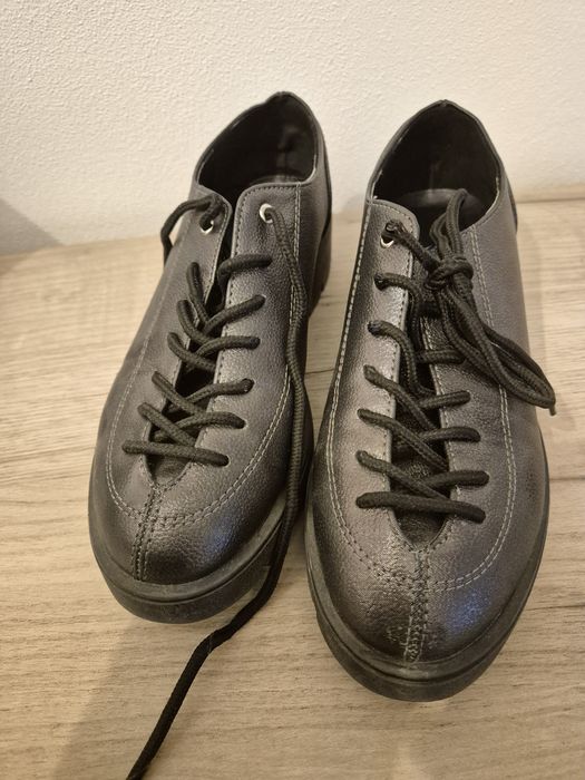 Pantofi eleganți