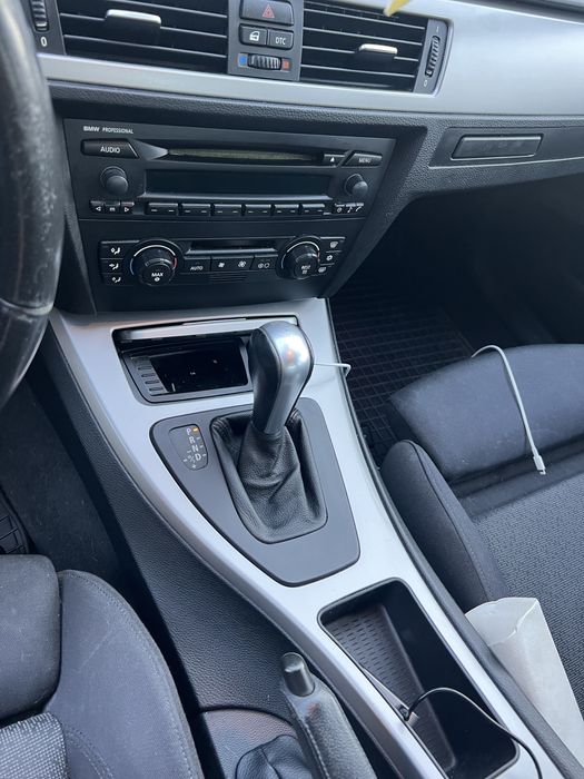 Bmw E90 320D automat