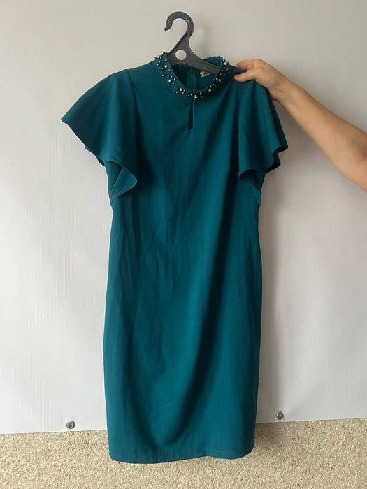 Продам нарядные платья