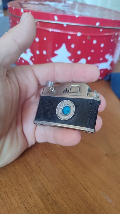 Стар фотоапарат запалка