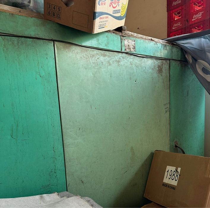 Продам промышленый холодильник 2камерный