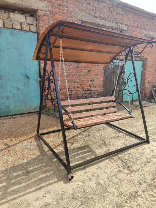 Садовая качеля.        .