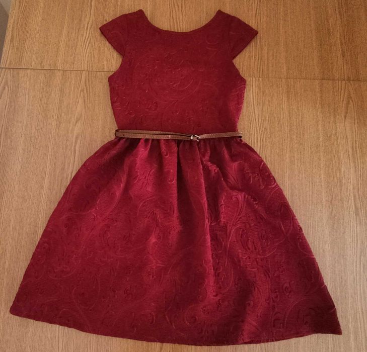 Rochie roșie de vara
