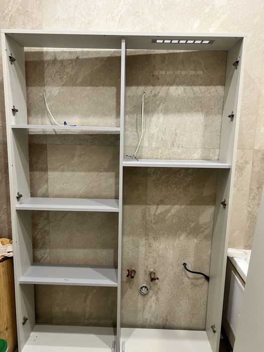 Подвесной шкаф в ванную