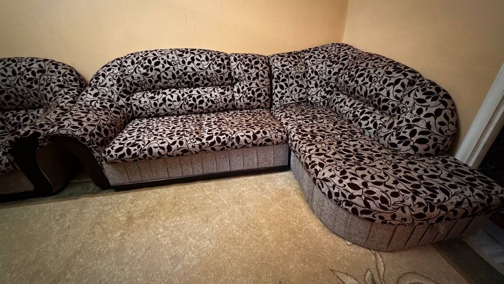 Угловой диван + кресло